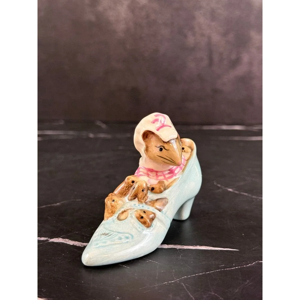 VTG 1959 Beatrix Potter Old Woman Who Lived in a Shoe Porcelain Figurine 4in